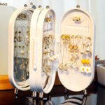 Green 4-Layer Retractable Screen-Style Jewelry Display Stand With Mirror Zone - Dust-Proof Necklace & Earring Organizer Case for Vanity - Image 5