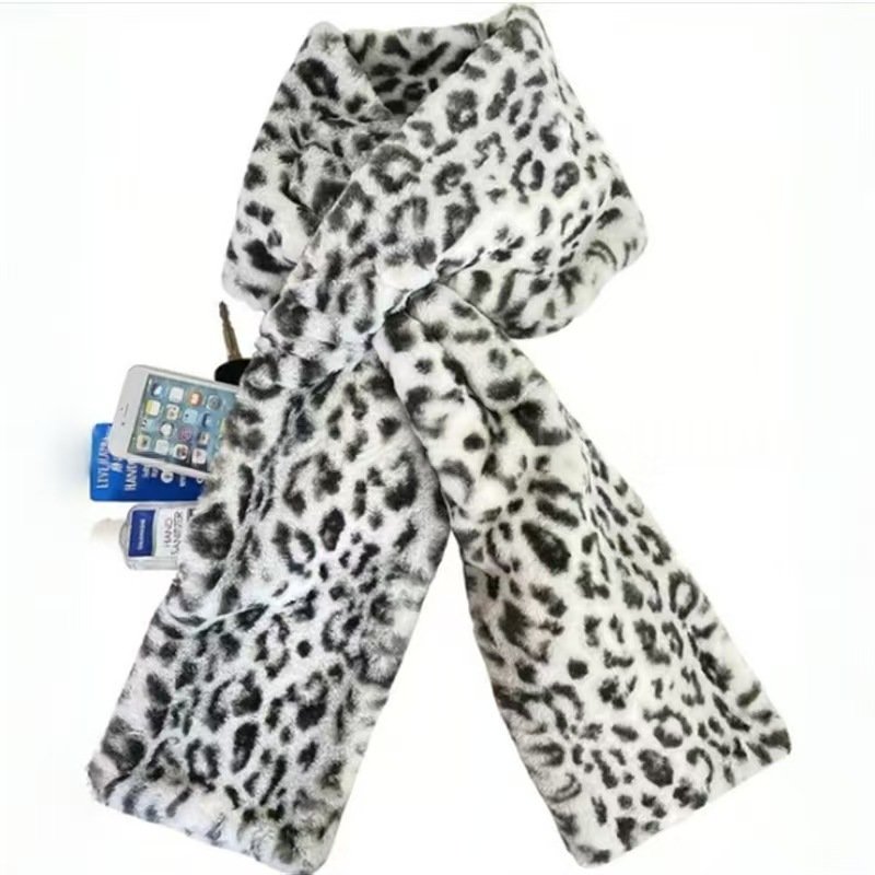 V888-ELOSUNG49131-202603251040-00 Leopard Print Soft Faux Fur Scarf with 15x20CM Hidden Zipper Pocket - Anti-Theft Travel Scarf for Phone, Passport and Essentials - Image 1