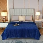 200*230cm Blue Solid Colour Flannel Throw Blanket - Thick Double-Sided Fleece with Ribbed Texture - Soft throw blanket& Lightweight for Sofa, Bed, Office Nap, Air-Conditioned Rooms - Durable, Machine Washable, Non-Shedding