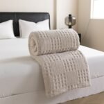 Light coffee color 180*200cm Thickened Double-Sided Plush Waffle Weave Throw Blanket - Anti-Static Taffeta Velvet & Flannel Fleece - Warm, Soft, Non-Shedding Blanket for Winter, Sofa, Bed & Office